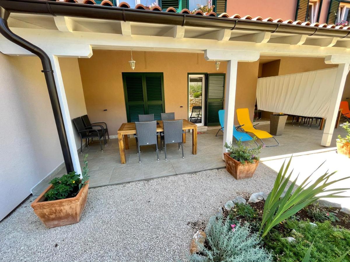 Apartments Dona Cres Esterno foto