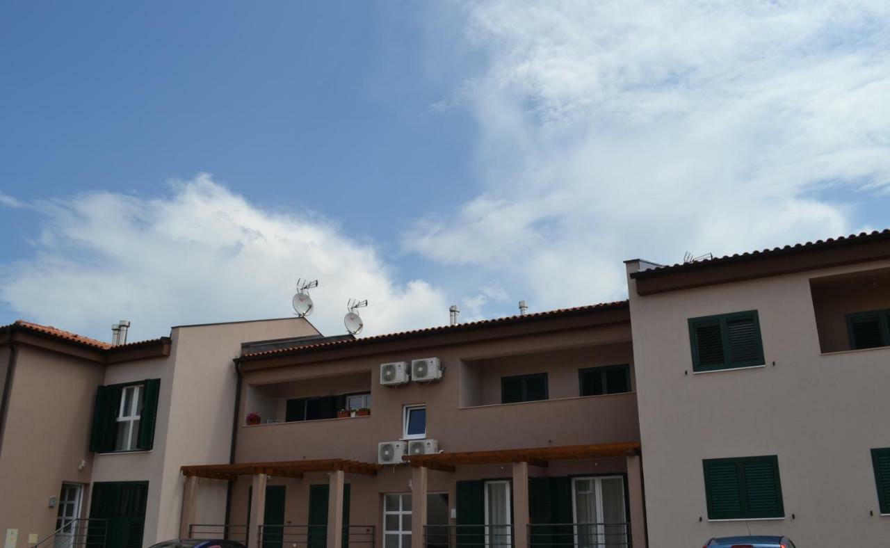 Apartments Dona Cres Esterno foto